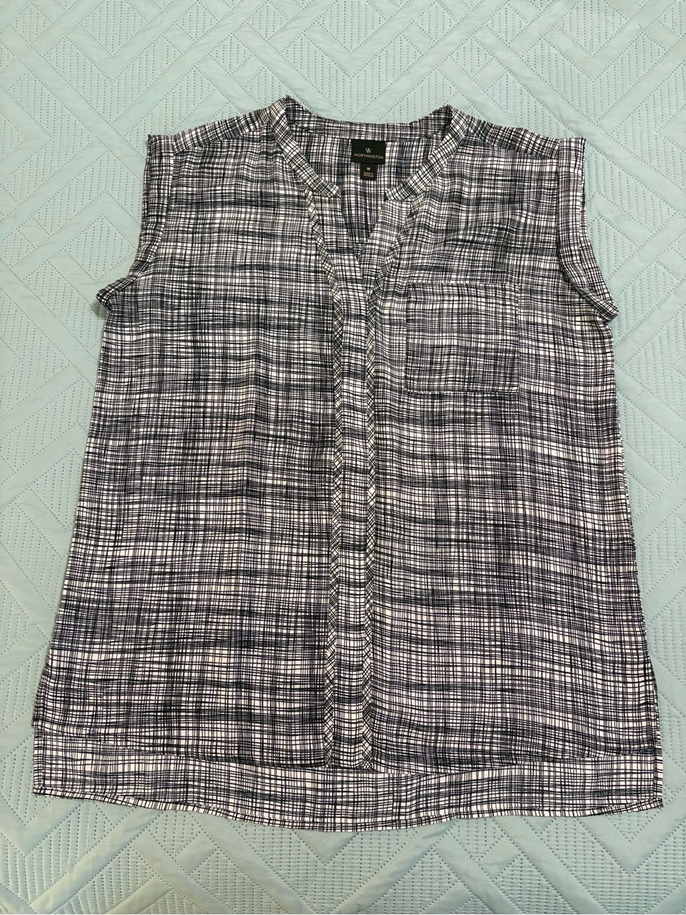 Worthington Sleeveless Blouse Black And White Plaid Size M